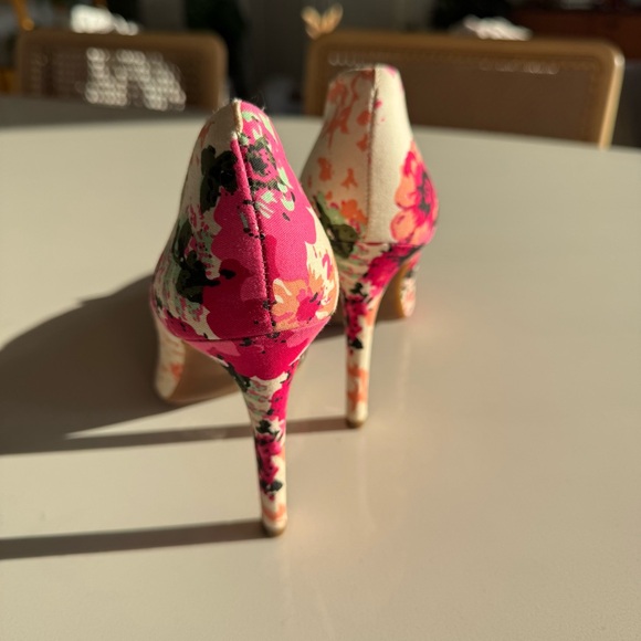 Jessica Simpson Vibrant Floral Heels - Picture 8 of 9
